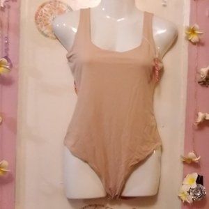 Pumiey (M) Square Neck Sleeveless Bodysuit